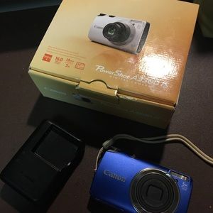 Canon PowerShot A3300 IS Digital Camera 16.0 Megapixel with original box